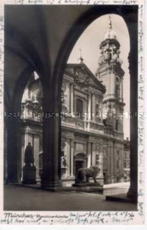 Ansicht der Theatinerkirche in München