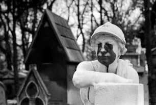 Paris. Pere Lachaise. 1972. BJT 053