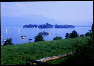 Gstadt: Blick auf die Insel Frauenchiemsee