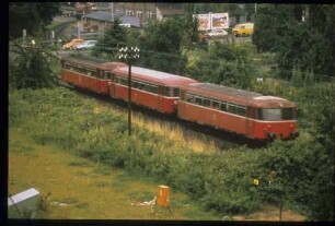 789+998+998 vor Bahnübergang Sonnenbrunnen aus Ri. Leingarten