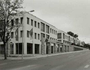 Geschäftsviertel "Arkadenhof"