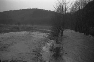 Albhochwasser im Zusammenhang mit Schneeschmelze.