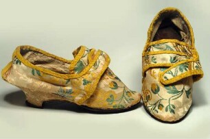 Frauenschuhe (Paar)