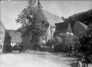 Erzgebirge? Kirche. Straßenansicht