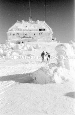 Reifträgerbaude in der DDR-Wintersportregion Hala Szrenicka im Polnischen Riesengebirge