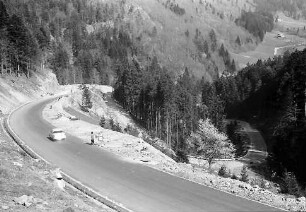 Kurve der neu ausgebauten Oberriedertalstraße bei Steinwasen