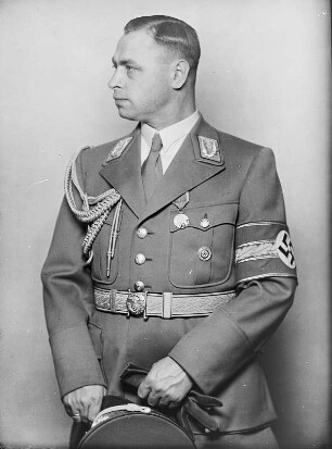 Portrait Gauleiter Josef Grohé