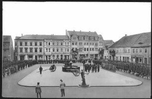 Radeburg. Marktplatz mit Beutegeschütz