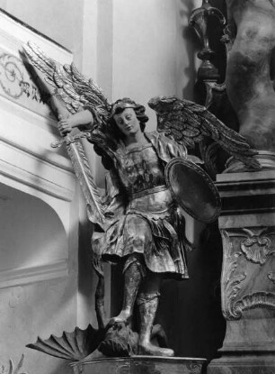 Seitenfigur am Hochaltar: Erzengel Michael