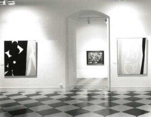 Dresden. Ausstellung "Ernst Wilhelm Nay. 1902-1968" im Georgenbau des Residenzschlosses. Raumaufnahme