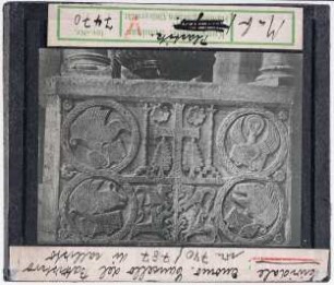 Cividale: Dom, Baptisterium, Marmorplatte des Patriarchen Sigvald