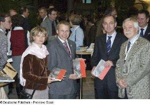 Barbara Ludwig, Staatsministerin für Wissenschaft und Kunst in Sachsen, Ingolf Roßberg, Oberbürgermeister der Stadt Dresden, Prof. Hermann Kokenge, Rektor der TU Dresden, und Dr. Thomas Bürger, Generaldirektor der SLUB Dresden, mit "Das ABC der SLUB. Lexikon der Sächsischen Landesbibliothek - Staats- und Universitätsbibliothek Dresden