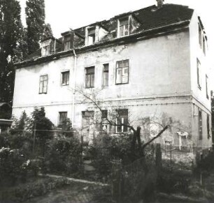 Dresden-Mickten, Overbeckstraße 2. Wohnhaus (ruinös; um 1880). Gartenansicht von Nord-Nordwesten