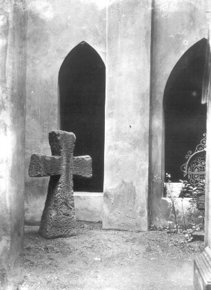 Steinkreuz : Meißen, Stadtmuseum, Kreuzgang. Steinkreuz (Tatzenkreuz)