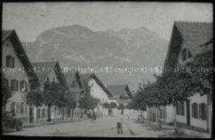 Blick in eine Straße in Garmisch-Partenkirchen