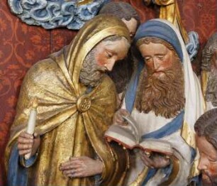 Marientod-Retabel — Marientod — Mittlere Figurengruppe — Apostel mit brennender Kerze und Apostel mit Buch