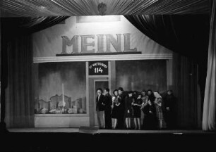 Bukarest: UfA-Truppe, Savoy Theater, Szene bei Meinl