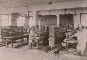Dresden, Rosenstraße 99. Bäckerei der Dresdner Lebensmittelgesellschaft m.b.H., Herstellung von Franzsemmeln