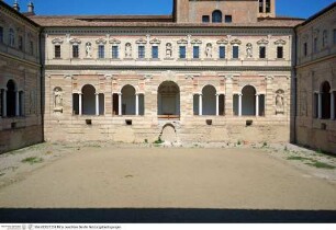 Santi Pietro e Prospero, Chiostro Grande