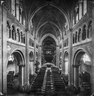 Münster Sankt Martin & ehemalige Stiftskirche Sankt Kassius und Florentius — Kirche Innenraum