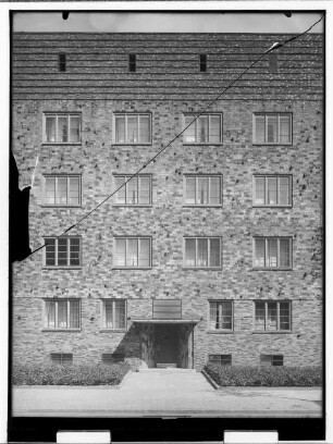 Baublock Helmholtzstr., Bunsenstr. : [Frontalansicht Hauseingang]