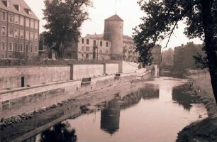 Hannover: Leine mit Turm