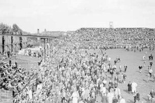 Protestkundgebung am 24. Juni 1948 auf dem Hertha Sportplatz im Bezirk Wedding zur Berlin-Blockade