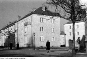 Arbeiter Wohnungsbau-Genossenschaft, März 1957 - Juni 1958