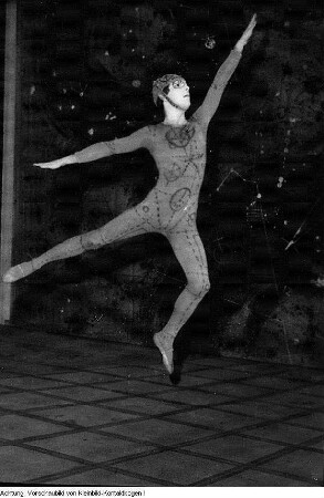 Dresden. Palucca Schule Dresden. "Sputnik". Choreographie Ruth Berghaus, Aufführung 1959