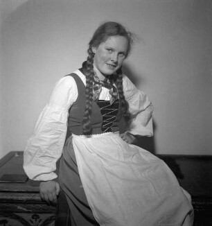 Mädchen in Wachauer Tracht