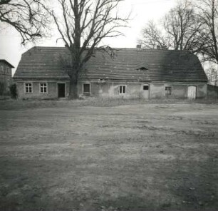 Calau-Saßleben-Reuden. Gutshof. Nebengebäude (1701/1750). Eingangsfront