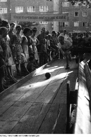 Sportveranstaltungen, Heidi Weigert, Ingrid Probst, Rollschuhläufer, Federball-Turnier, Motorrad-Geländefahrt, Wohnbezirkssportfest Dresden-Striesen, Weltmeisterschaft im Sport-Angeln, u.a., Mai 1961 - April 1962