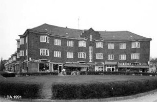 Vorgärten der Wohnanlage Berliner Straße 27/37; Berlin, Steglitz-Zehlendorf
