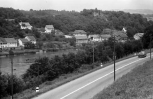 Hauenstein: über den Rhein auf Hauenstein, Vordergrund linksrheinische Uferstraße