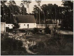 Garten von Bülow, Waren/Müritz: Staudengarten mit Haus