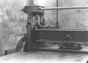 [Bild 20] Biegemaschine (?) : Heidenau (Kreis Pirna), Rudolf-Breitscheid-Straße 29. VEB Elbtalwerk Heidenau. Biegemaschine (?)