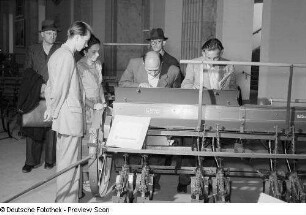Landwirtschaftliche Maschine der sowjetischen Sektion der Leipziger Herbstmesse 1954