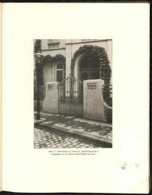 Abb. 117. Einfriedigung in Hannover, Warmbücherstraße 5. Ausgeführt von der Firma Otte & Fölsch, Hannover.