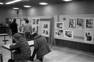 Wanderausstellung der Deutschen Bundespost zu Berufschancen für Frauen bei der Bundespost
