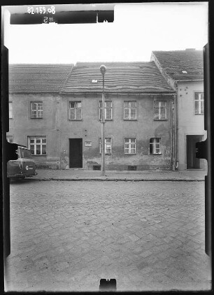 Lieberose, Markt. Wohnhaus. Straßenfront