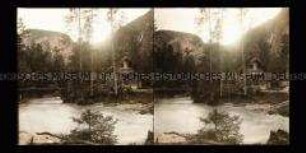 Holzhaus am Waldbach im Echerntal bei Hallstatt