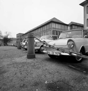 Parken am Schloßplatz.