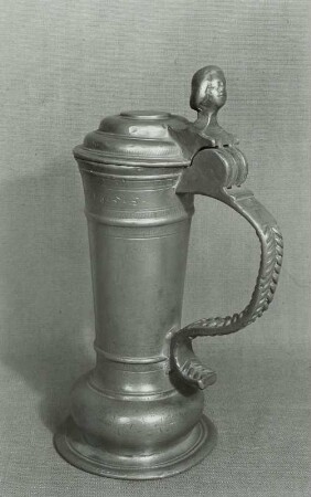 Pokal mit Deckel