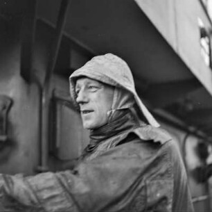 Männerportrait, Männer am Netz, Fischdampfer PC312 Tirol