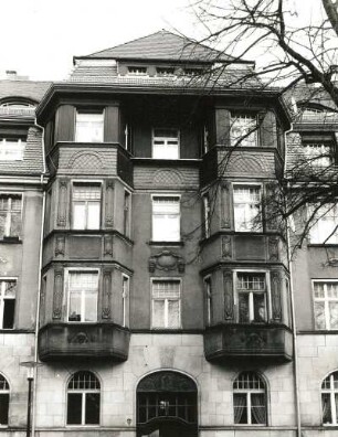Dresden-Strehlen, Mary-Krebs-Straße 4. Wohnhaus. 1911. Teilansicht mit Erkern