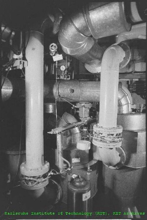 Gasprobennehmer und Teile des Leitungssystems der Kompakten Natriumgekühlten Kernenergieanlage (KNK)