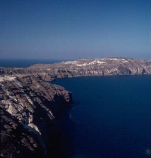 Thera = Santorini. Westliche Steilküste, Südteil mit Akrotirion. Ag9