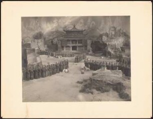 Filmarchitektur: Lebende Buddhas (Götter in Tibet): Szenen vor Tempel