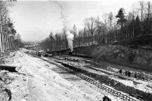 Erdarbeiten am Turmberg Dampfbagger und Gleisbetrieb