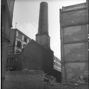 Negativ: Ruine, Dennewitzstraße 24, 1952